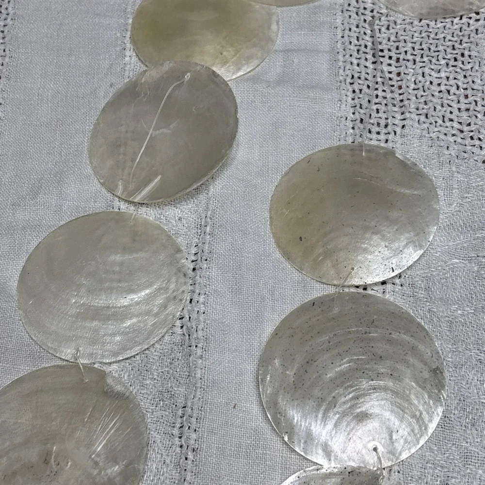 43 Pre Strung Capiz Shells White Round 2